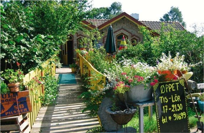 Rostanga Vacation Apartments Екстер'єр фото